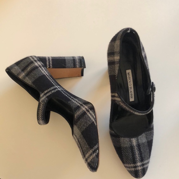 Manolo Blahnik Shoes - Manolo Blahnik tweed heels - size 8.5